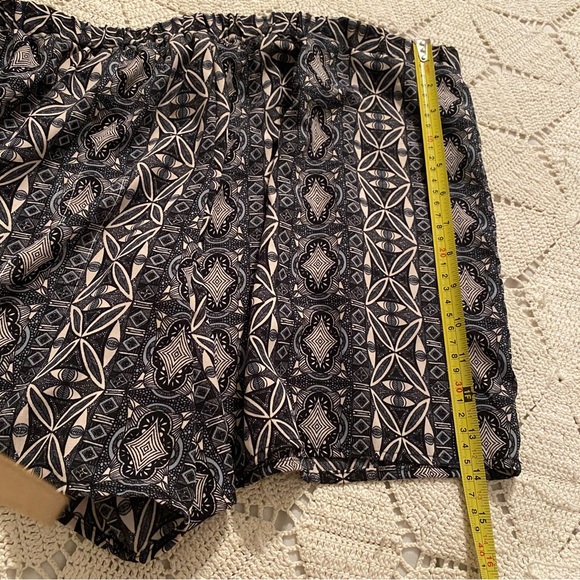 Chic Silky Shorts - Picture 5 of 8